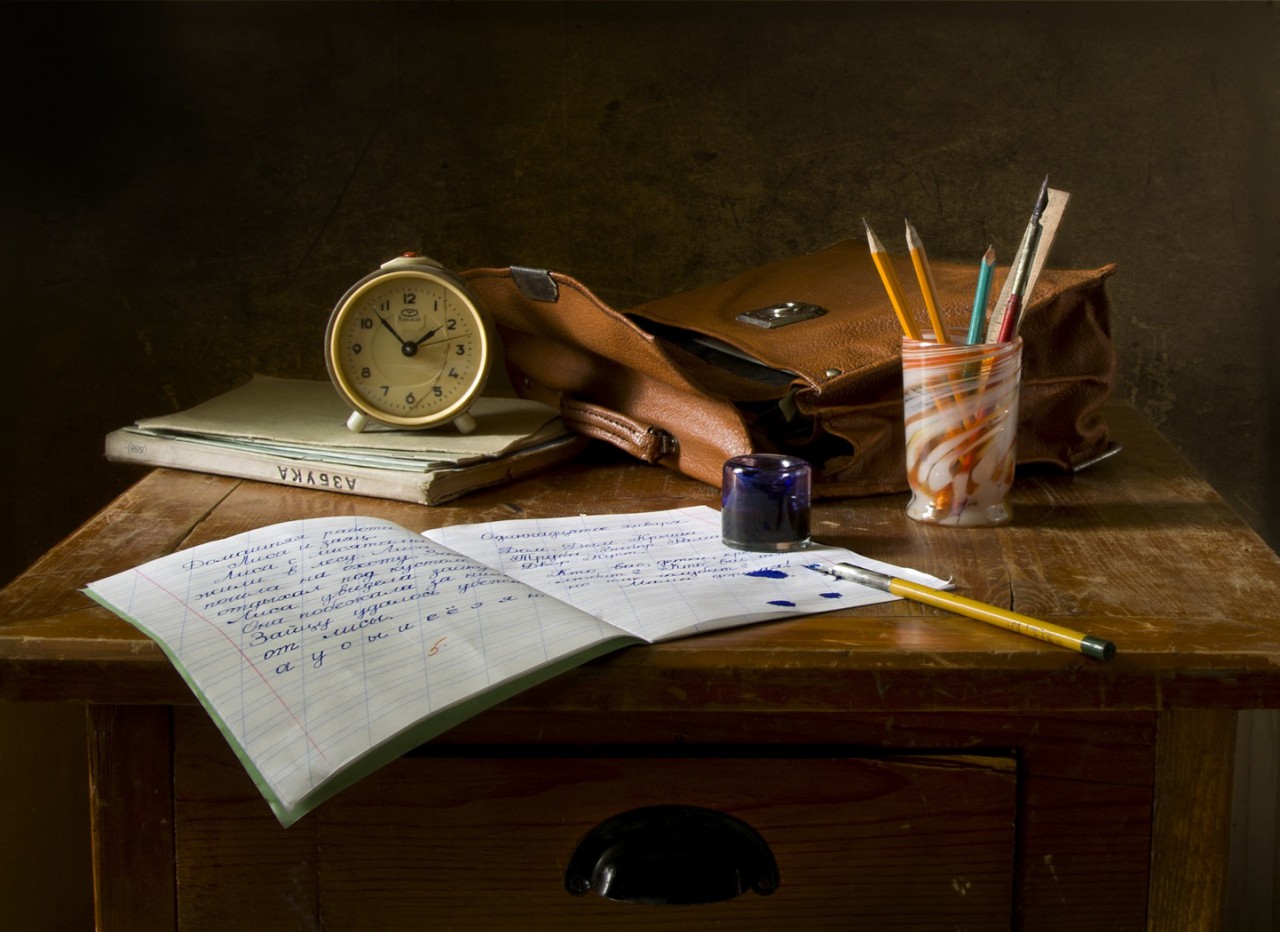 writing-table-wood-retro-still-life-painting-1070694-pxhere.com.jpg